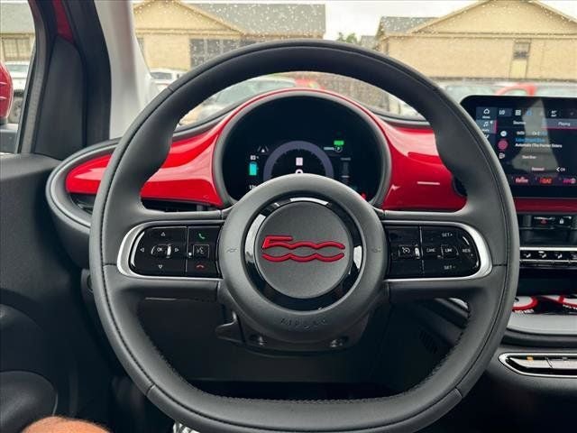 2024 FIAT 500e INSPI(RED) FWD