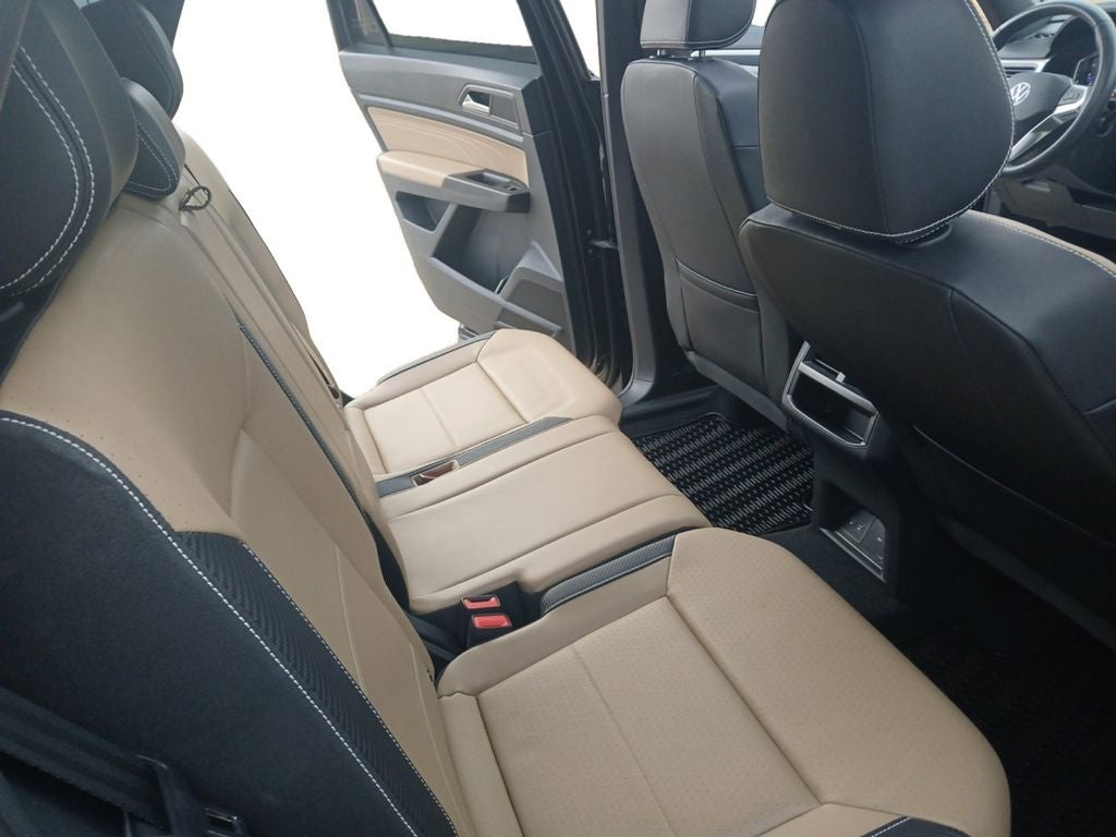 2023 Volkswagen Atlas Cross Sport 3.6L V6 SEL R-Line