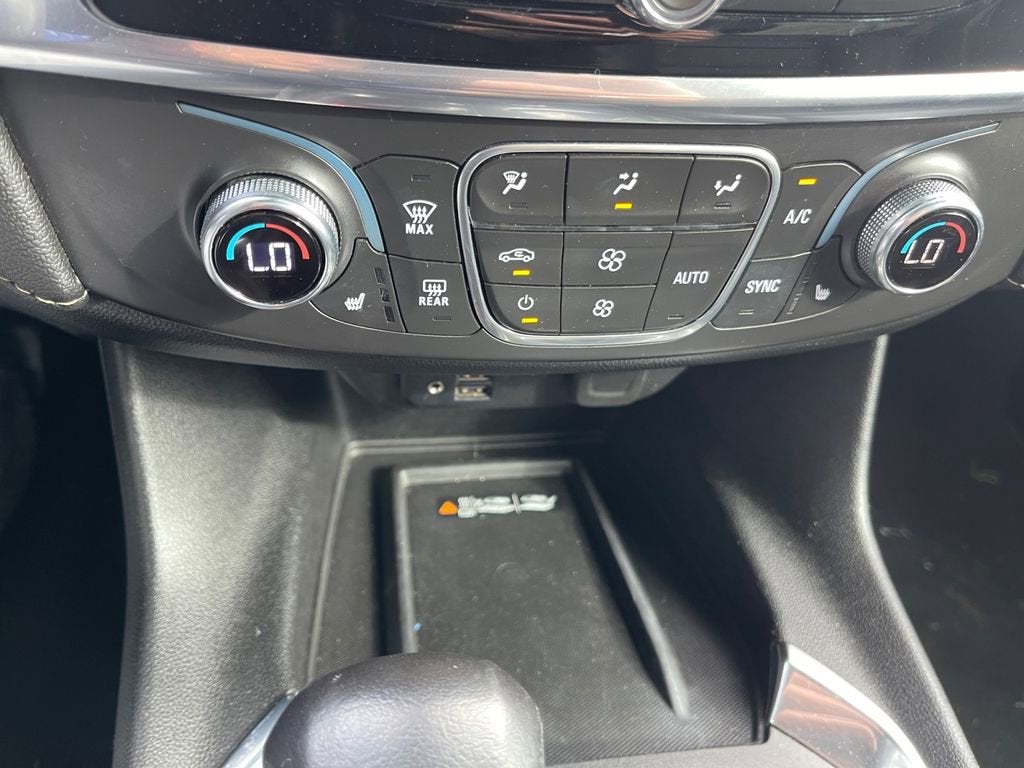 2022 Chevrolet Traverse LT Leather