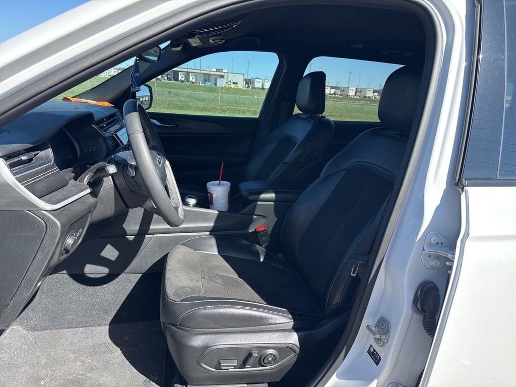 2023 Jeep Grand Cherokee L Altitude 4x2