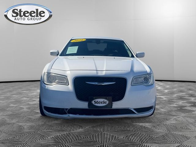 2016 Chrysler 300 Limited