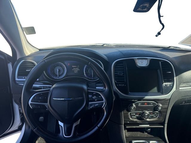 2016 Chrysler 300 Limited