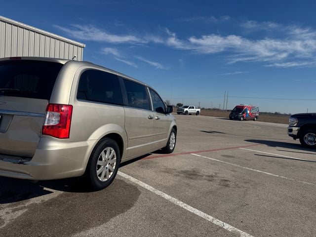 2015 Chrysler Town & Country LX