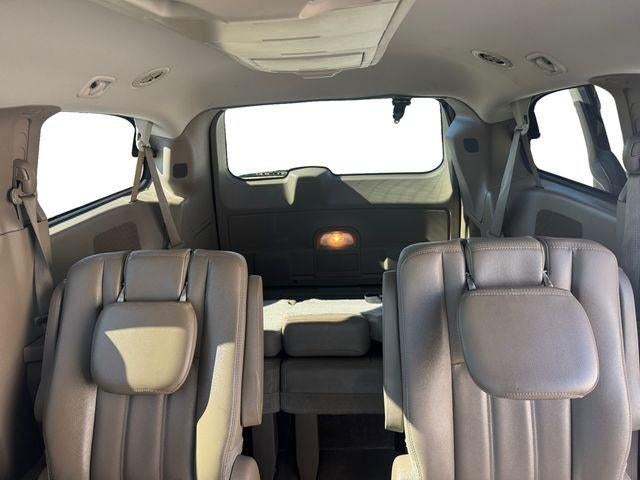 2015 Chrysler Town & Country LX