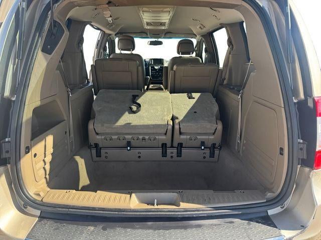 2015 Chrysler Town & Country LX