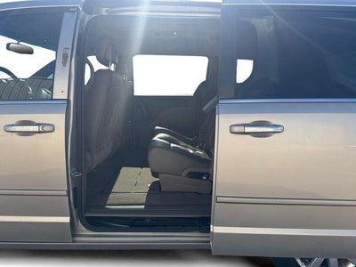 2015 Chrysler Town & Country LX