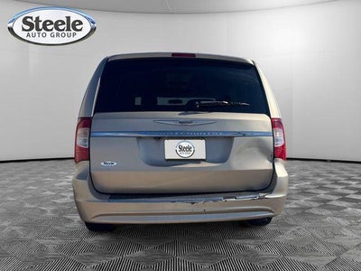 2015 Chrysler Town & Country LX