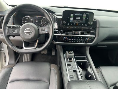 2025 Nissan Pathfinder SL FWD