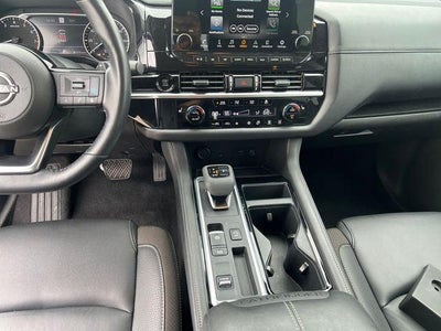 2025 Nissan Pathfinder SL FWD
