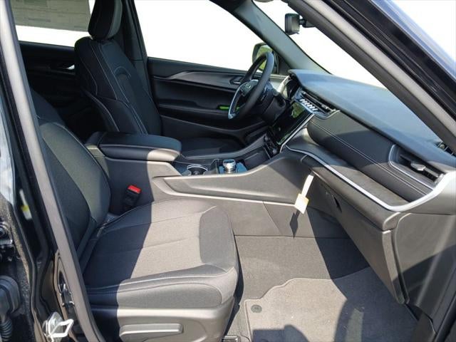 2024 Jeep Grand Cherokee Laredo X 4x2