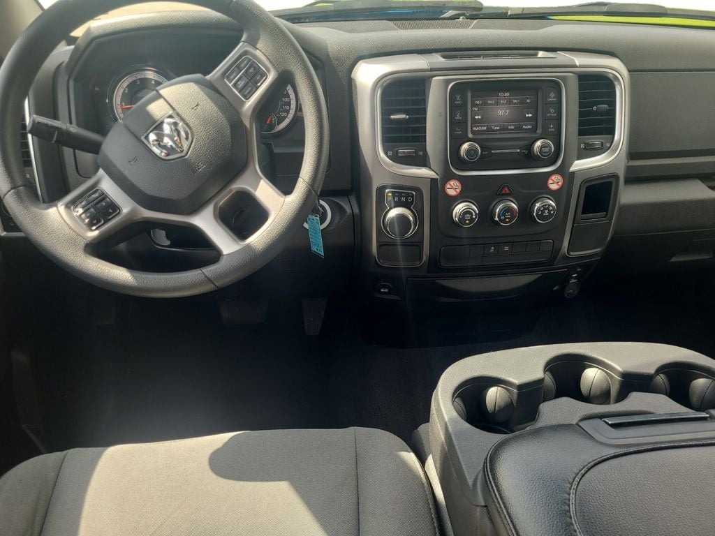 2024 RAM 1500 Classic SLT Quad Cab 4x2 6'4' Box