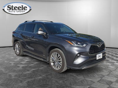 2025 Toyota Highlander Hybrid Platinum