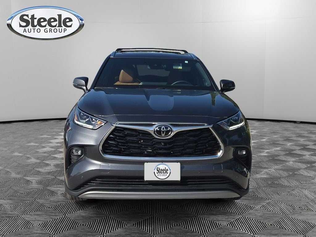 2025 Toyota Highlander Hybrid Platinum