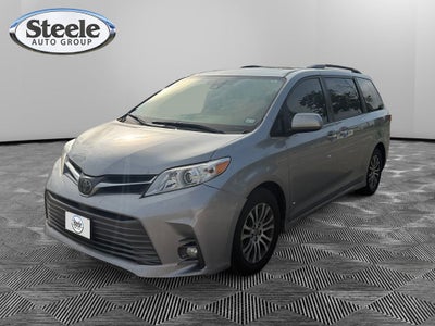 2018 Toyota Sienna XLE 8 Passenger
