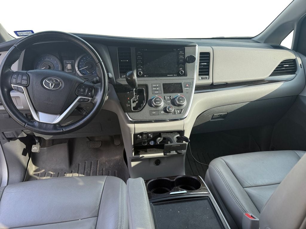 2018 Toyota Sienna XLE 8 Passenger