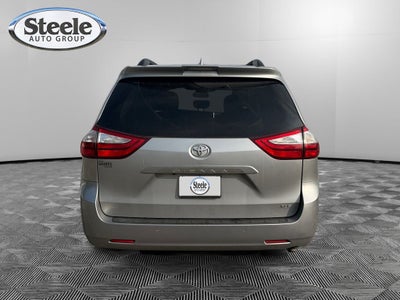 2018 Toyota Sienna XLE 8 Passenger