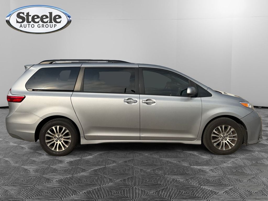 2018 Toyota Sienna XLE 8 Passenger