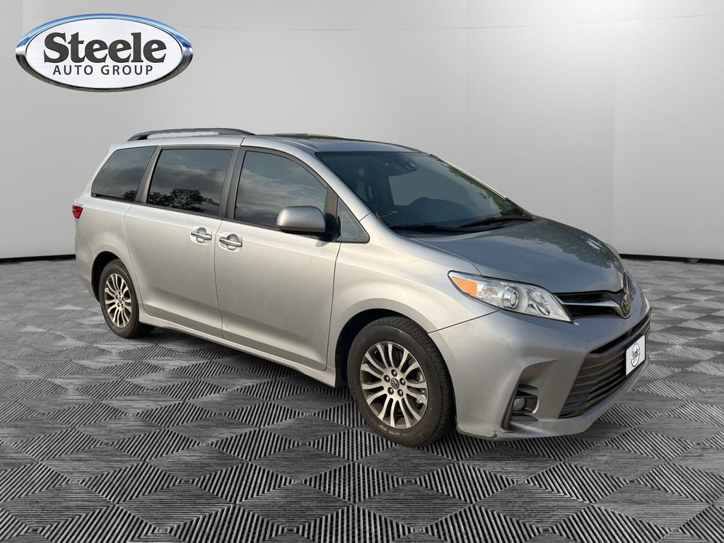 2018 Toyota Sienna XLE 8 Passenger