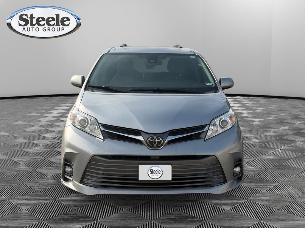 2018 Toyota Sienna XLE 8 Passenger