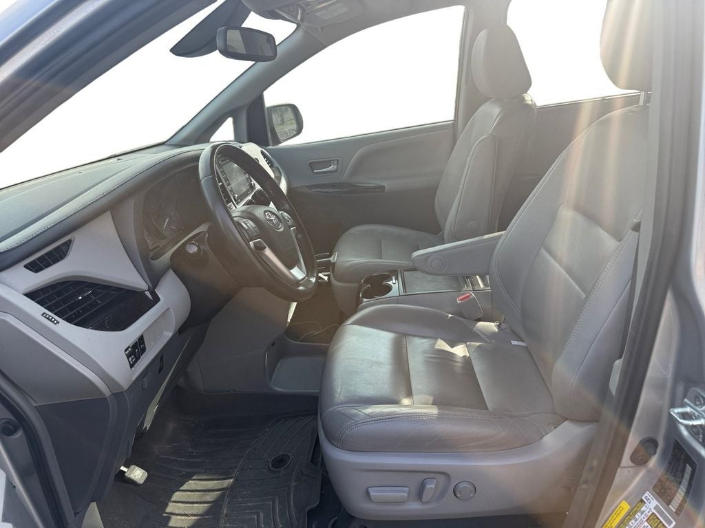 2018 Toyota Sienna XLE 8 Passenger