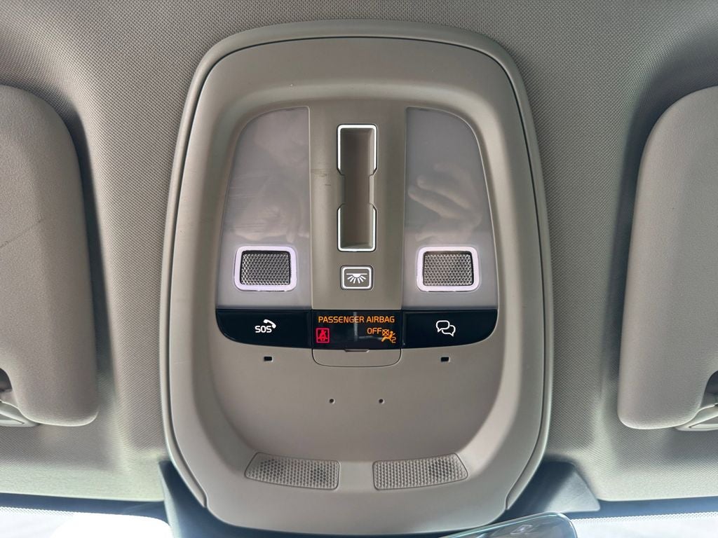 2023 Volvo XC60 Recharge Plug-In Hybrid T8 Plus Bright Theme