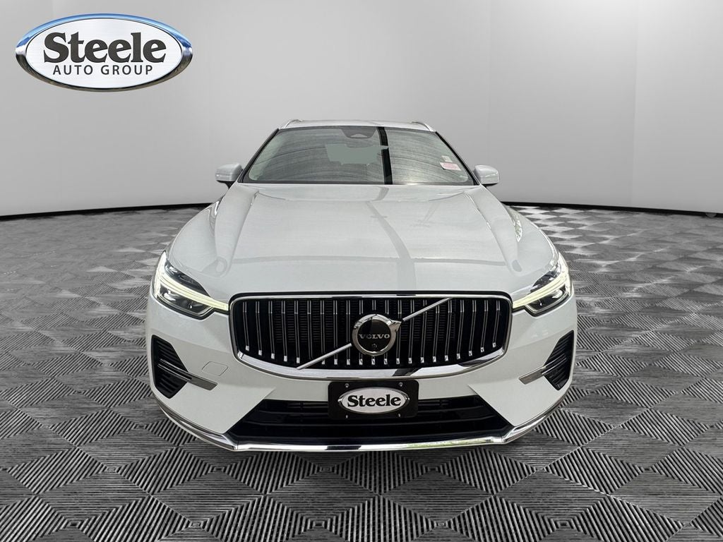 2023 Volvo XC60 Recharge Plug-In Hybrid T8 Plus Bright Theme