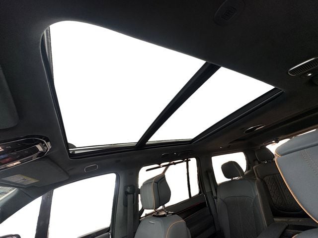 2024 Jeep Grand Wagoneer Series III