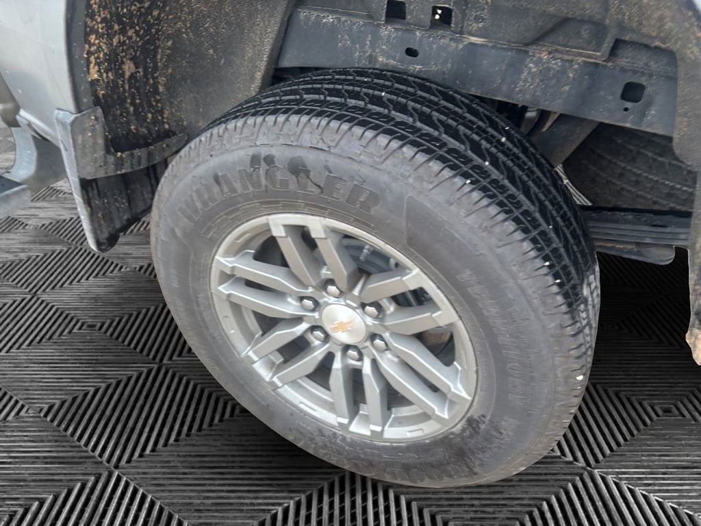 2025 Chevrolet Colorado WT/LT