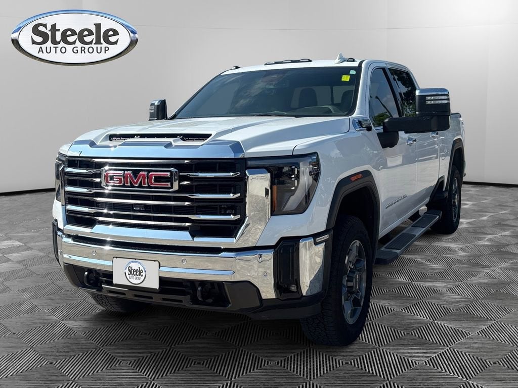 2025 GMC Sierra 4WD Crew Cab Standard Box SLT's photo